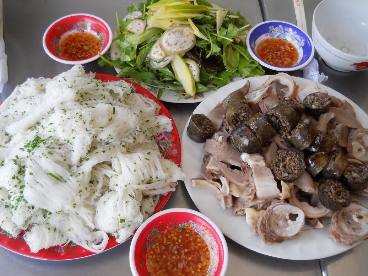 Ẩm thực Quy Nhơn ngon bổ không ăn nuối tiếc cả đời Ẩm thực Quy Nhơn ngon bổ không ăn nuối tiếc cả đời | am thuc quy nhon 2